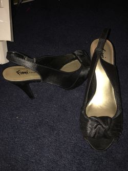 Black heels size 7 1/2