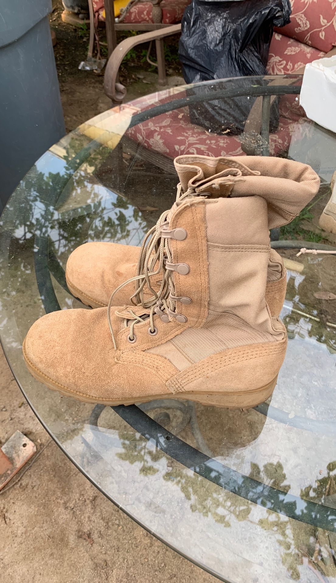 Vibranm boots zise 6 W