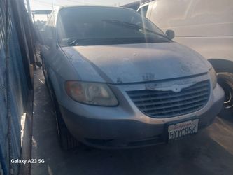 2002 Chrysler  Voyager for Parts