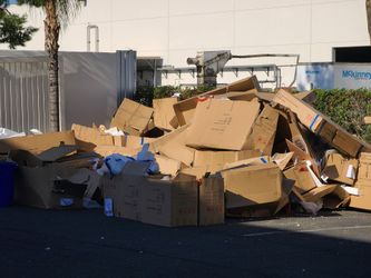 Free cardboard A LOT ! Riverside