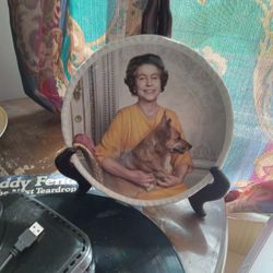 Queen ELIZABETH  plate