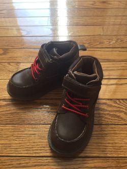 New toddler boots size 7