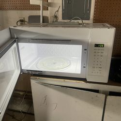 Fridgaire Microwave
