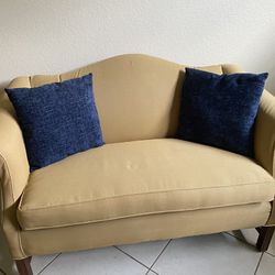 Sofa Satee with Two Wing Chairs