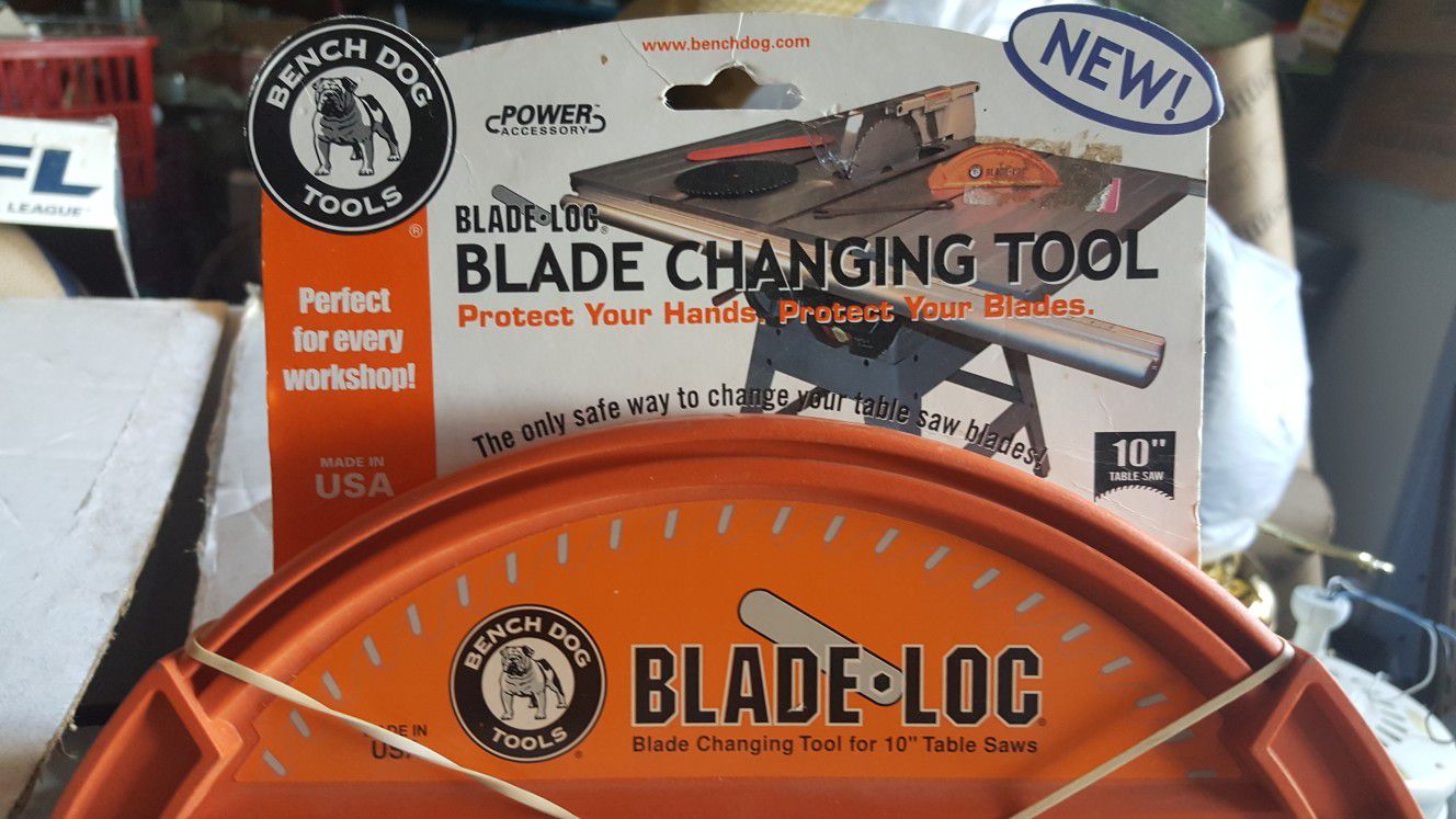 BLADE LOC TABLE SAW BLADE CHANGING TOOL