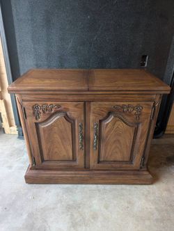 Rolling Liquor Cabinet & Bar