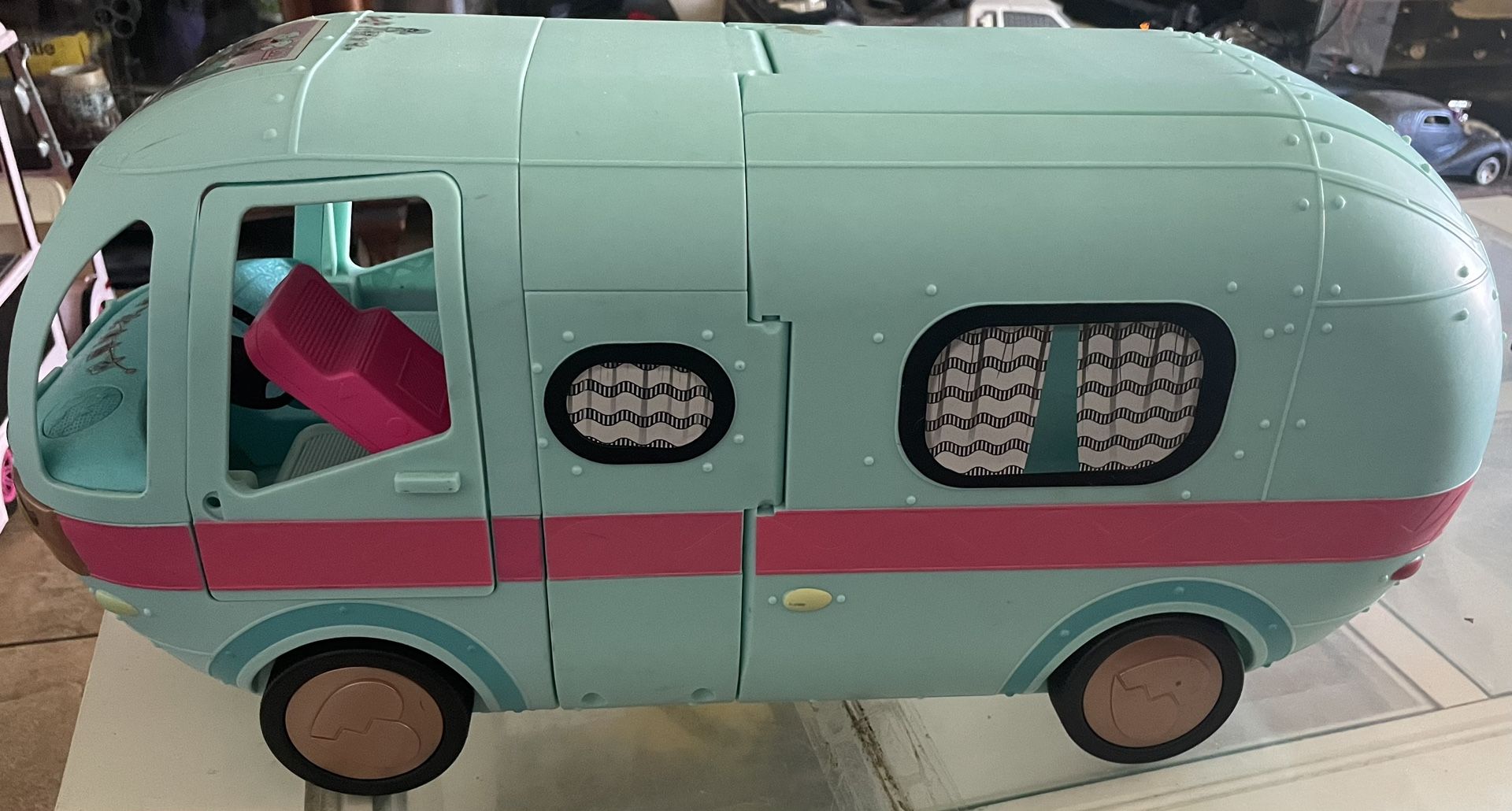 LOL Glam And Go Camper