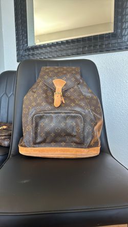 LOUIS VUITTON GM BACK PACK