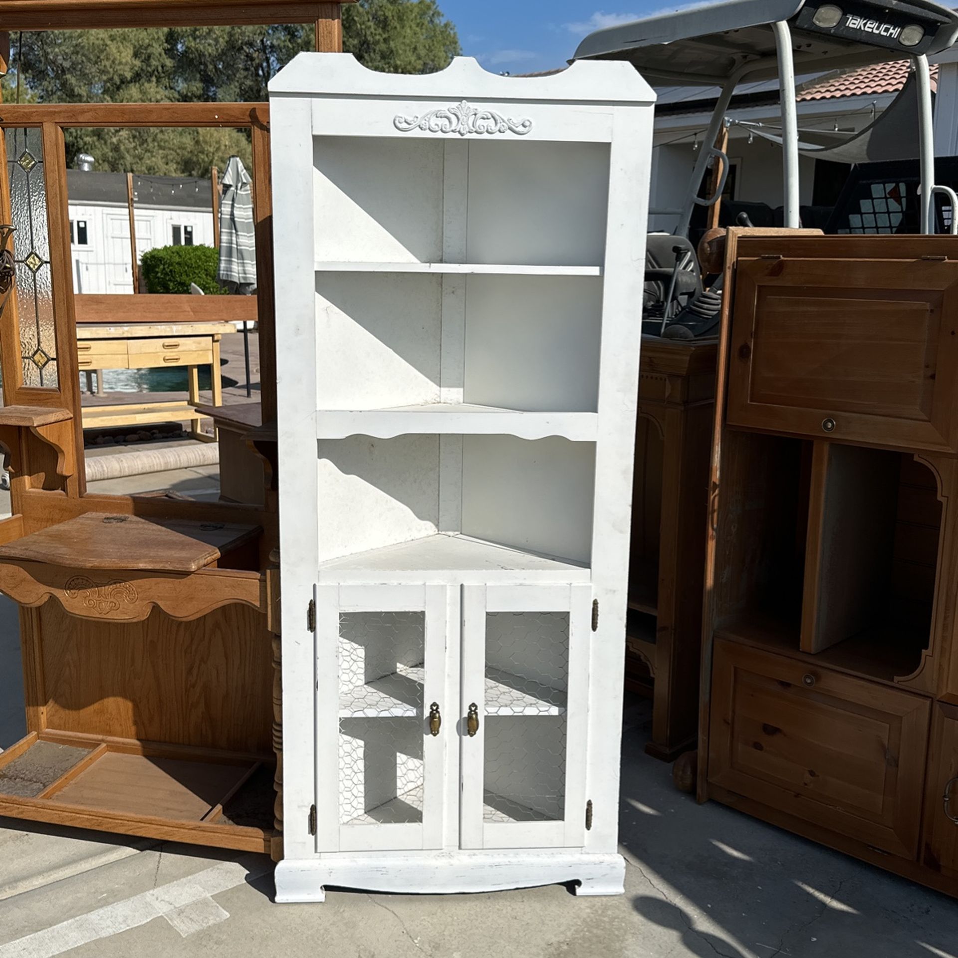 Corner White Shelf