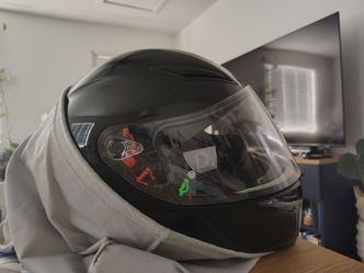 Motorcycle helmet