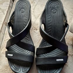 Crock Brand Wedge  Sandles Size 10/11