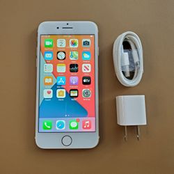 iPhone 7 - UNLOCKED - Like New  