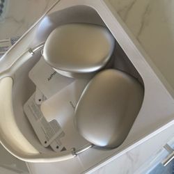 AirPod Maxes