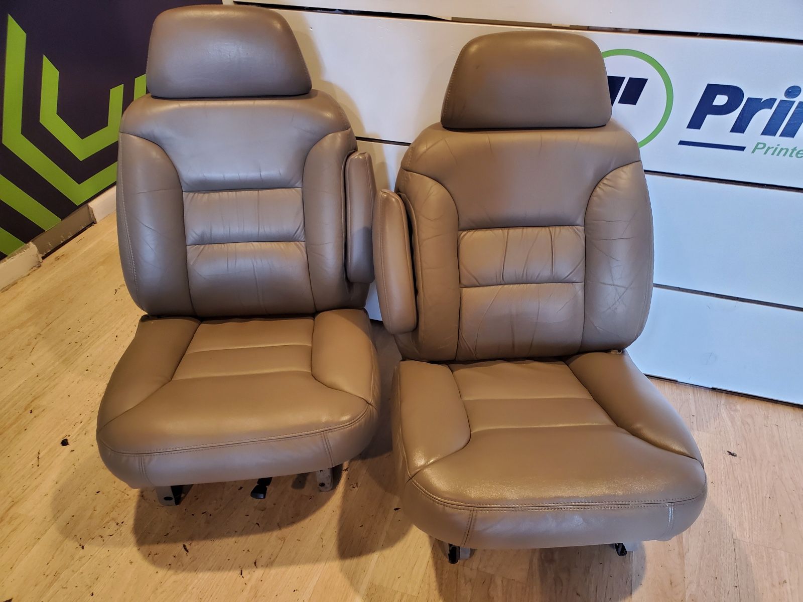 1997 Chevy Suburban Driver & Passenger Seat