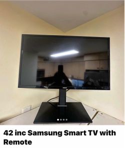 42 inc Samsung Smart TV with remote
