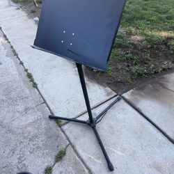 Music Stand-Free