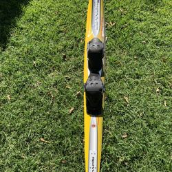 Slalom Water Ski