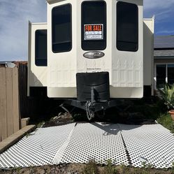 2018 Park Model 40ft Spacious Trailer
