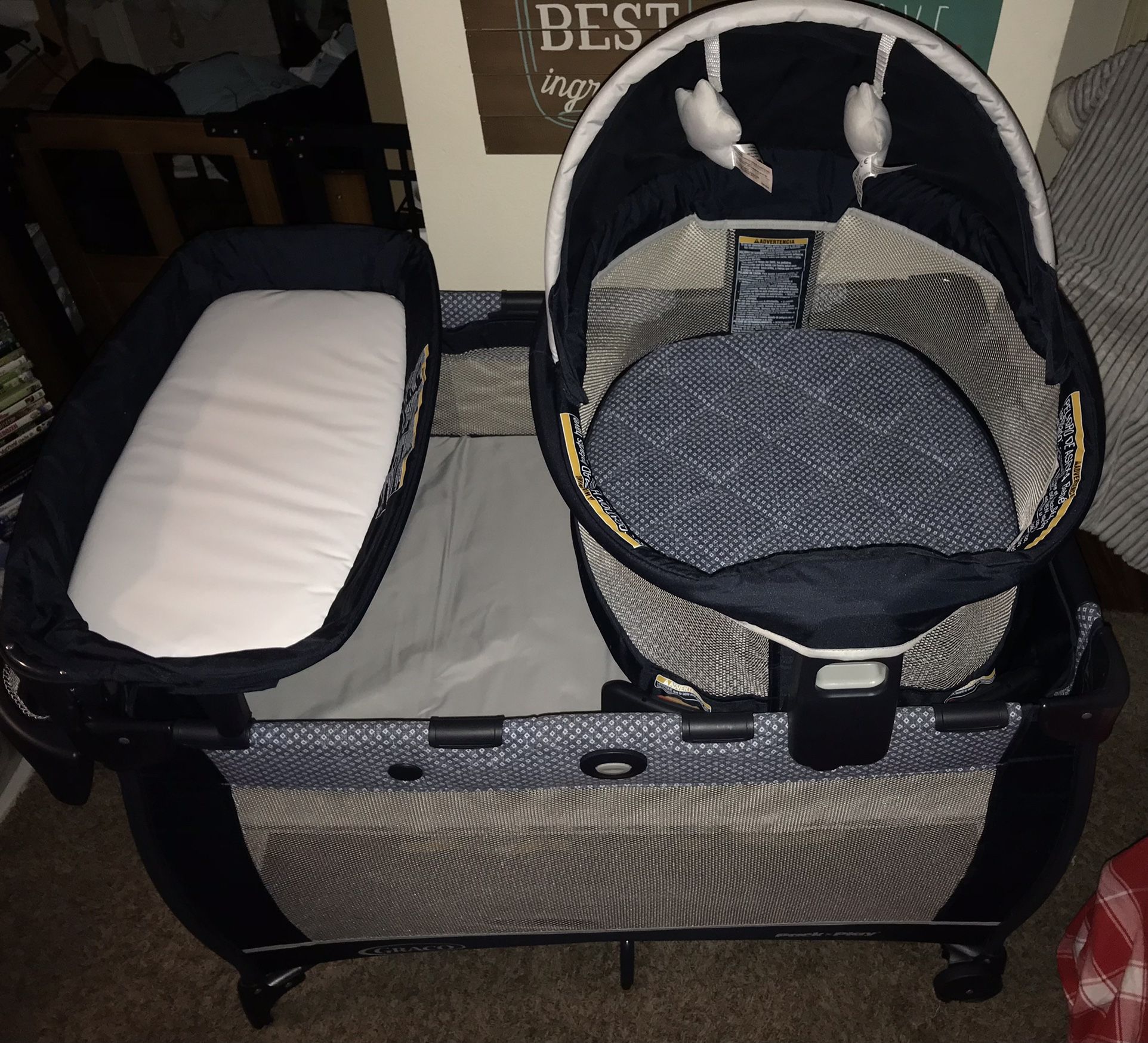 Pack N Play With Bassinet 