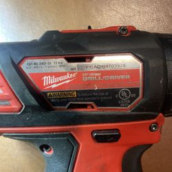 Milwaukee 12v Drill 