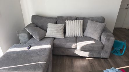 Queen Bed Set with 2 Nightstands for Sale - Moving Gray Sofa for Sale - Great Condition • Modern Gray Sofa - Must Sell • Comfortable Gray Couch - Movi