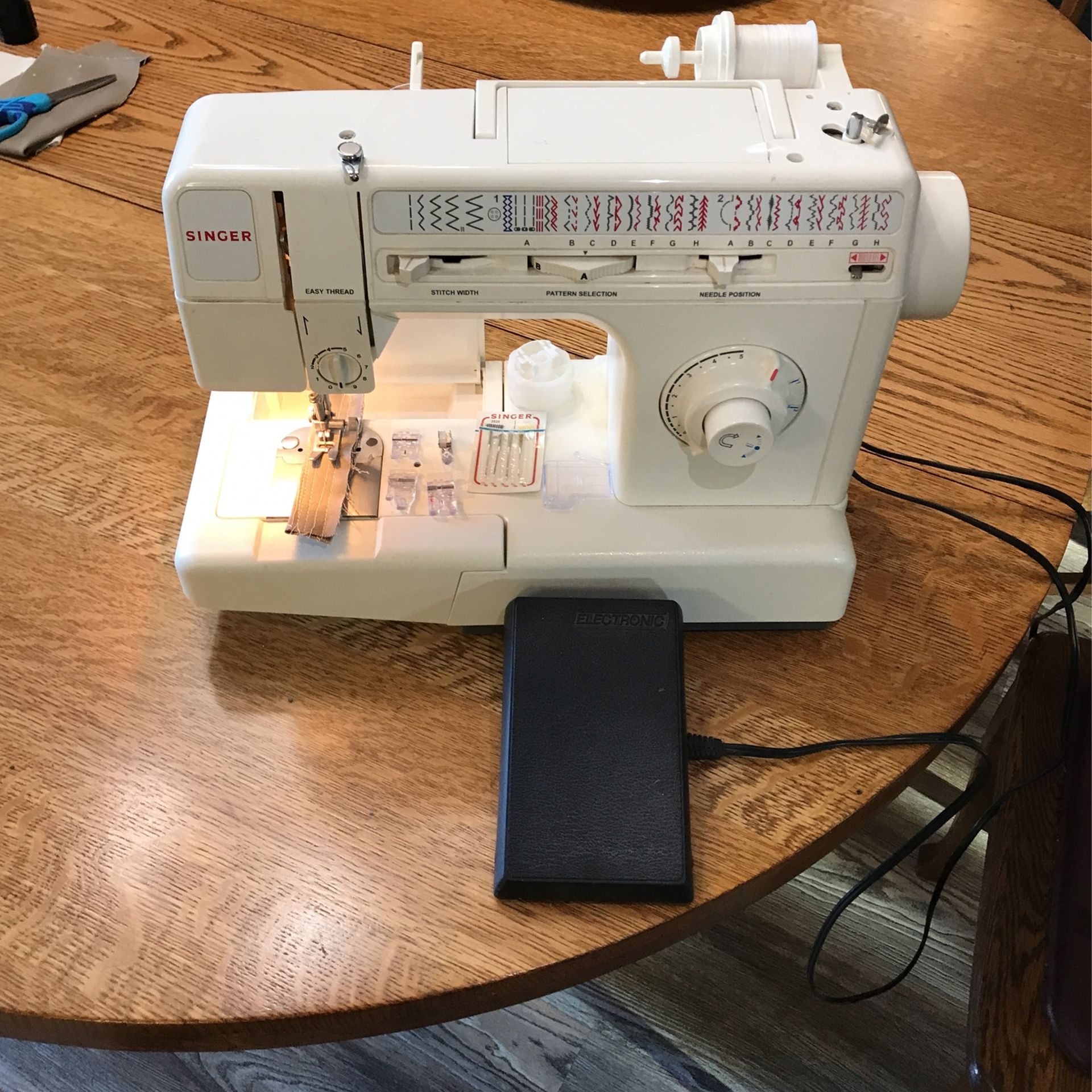 Singer Sewing Machine - 5050C