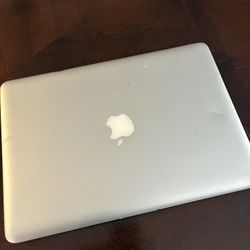 Apple MacBook Pro 13" A1278 Intel i5 2.4 GHZ 4GB  500 GB SSD 