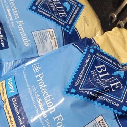 Blue Buffalo puppy food 15 lb