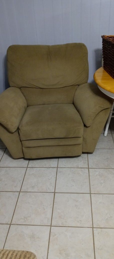 Recliner Great Condition