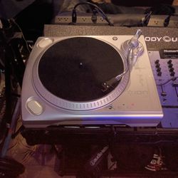 ION DJ Turntable