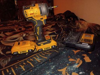 DeWalt DCF809 Brushless Impact Driver with Batteries and Charger