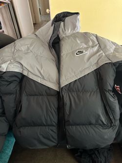 Men’s Nike puffer jacket