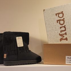 NEW Mudd Fringe Ankle Boots In Size 8