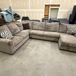 *Free Delivery* Excellent Condition Like-New Extra Large 4-Piece Sectional (grayish light brown)