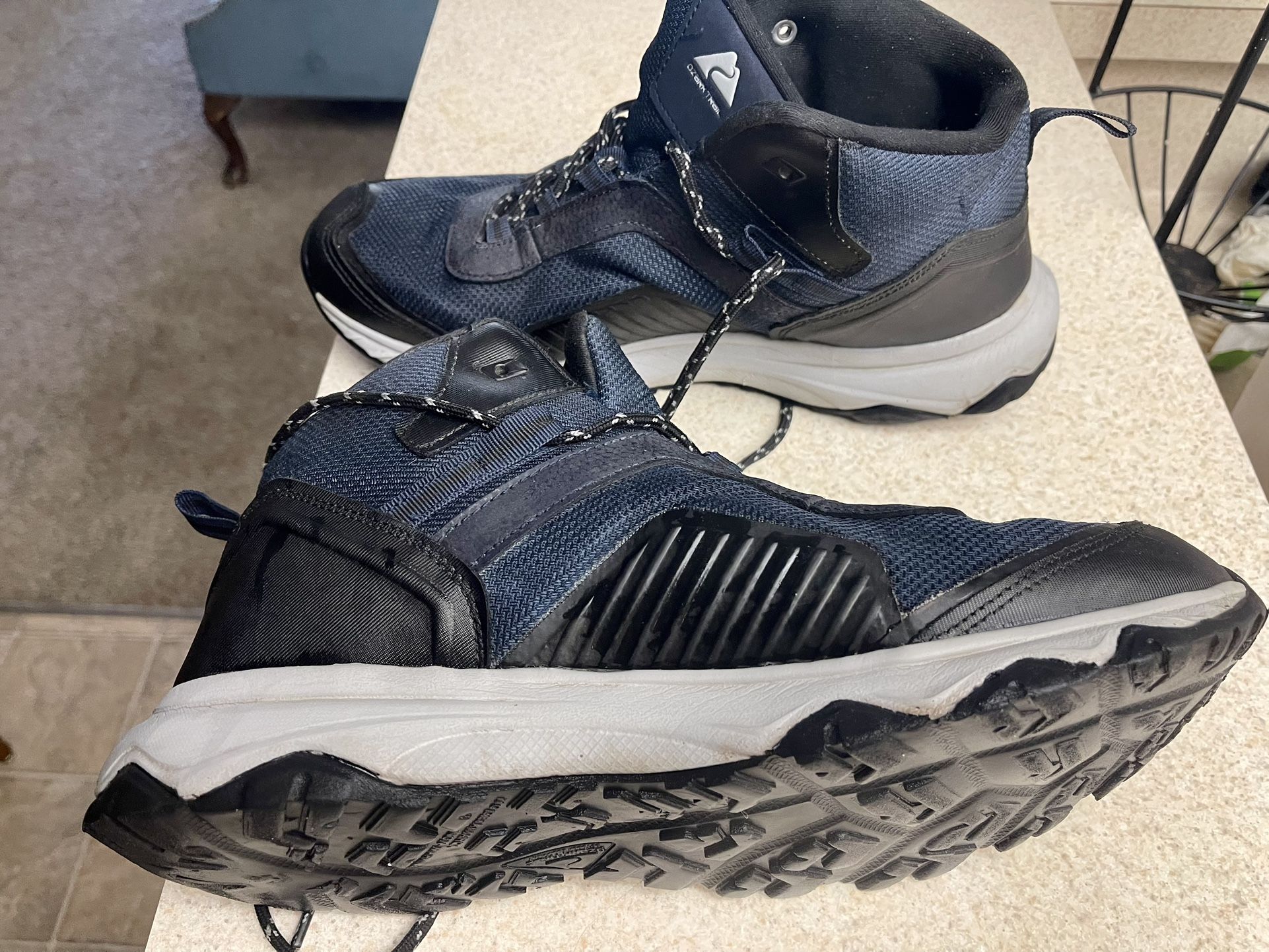 Ozark Trail Outdoor Men's Black Hiker Waterproof Shoes Size 11