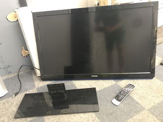 Toshiba 40” stand and remote