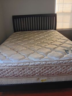 MOVING SALE  QUEEN SIZE BED AND FRAME