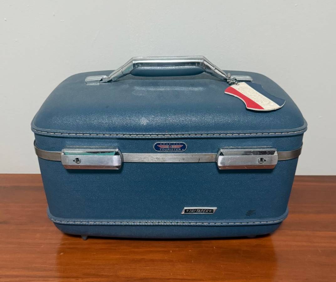 Vintage American Tourister Tiara Blue Hardshell Makeup Train Case