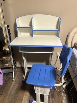 Kids desk