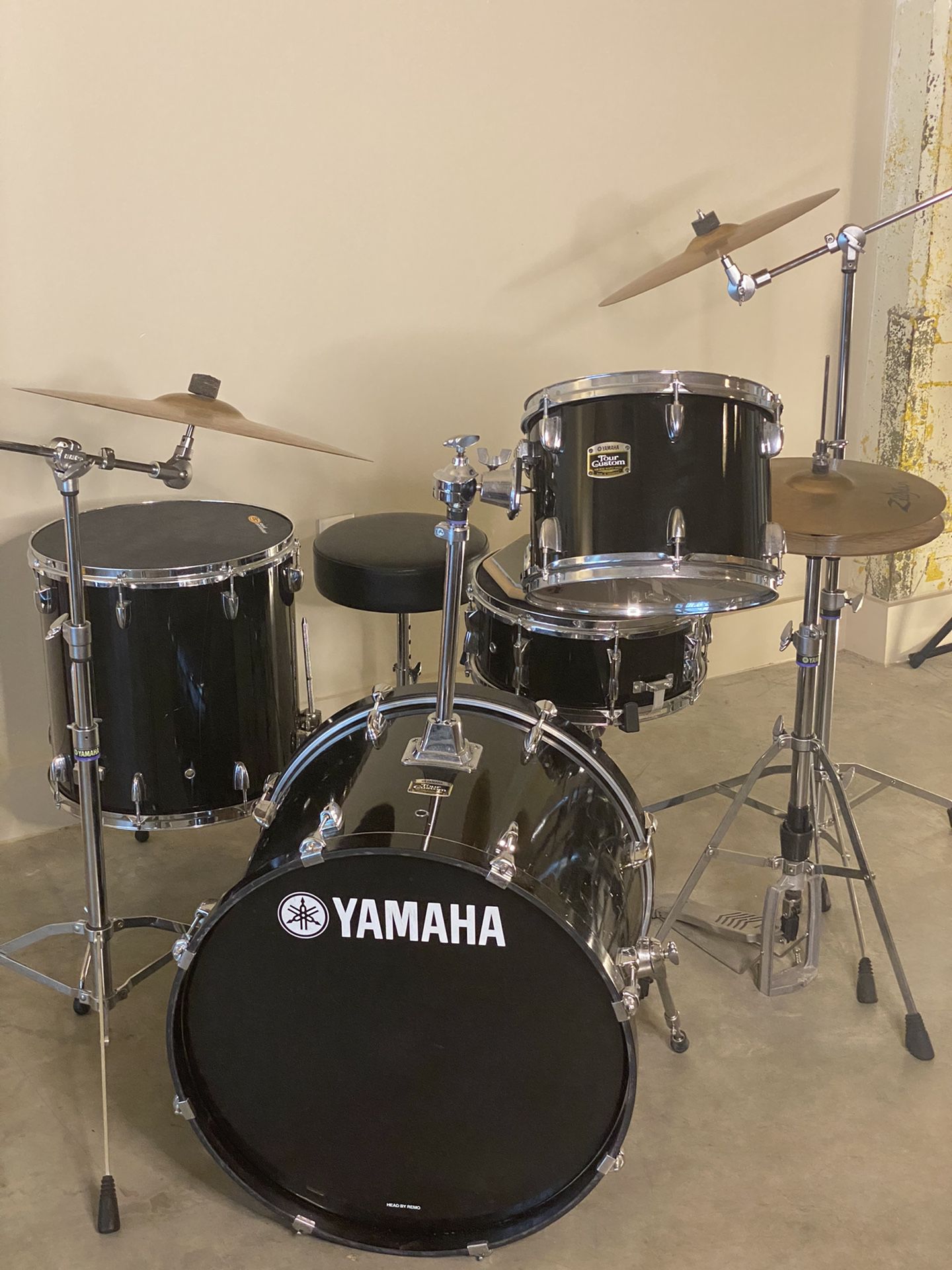 Yamaha Tour Custom 4-piece Drum Set + Cymbal + Accessories