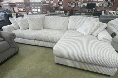 Lindyn Ivory 3-Piece  Chaise Sectional