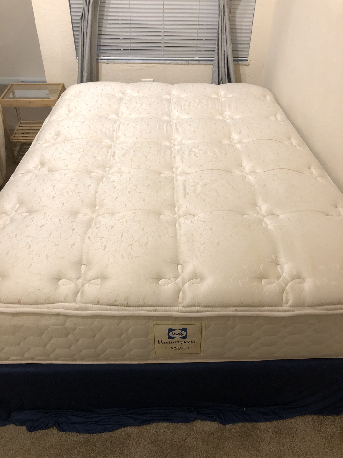 Full size mattress and box spring