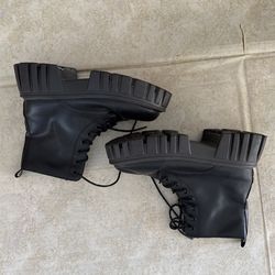Combat Boots 