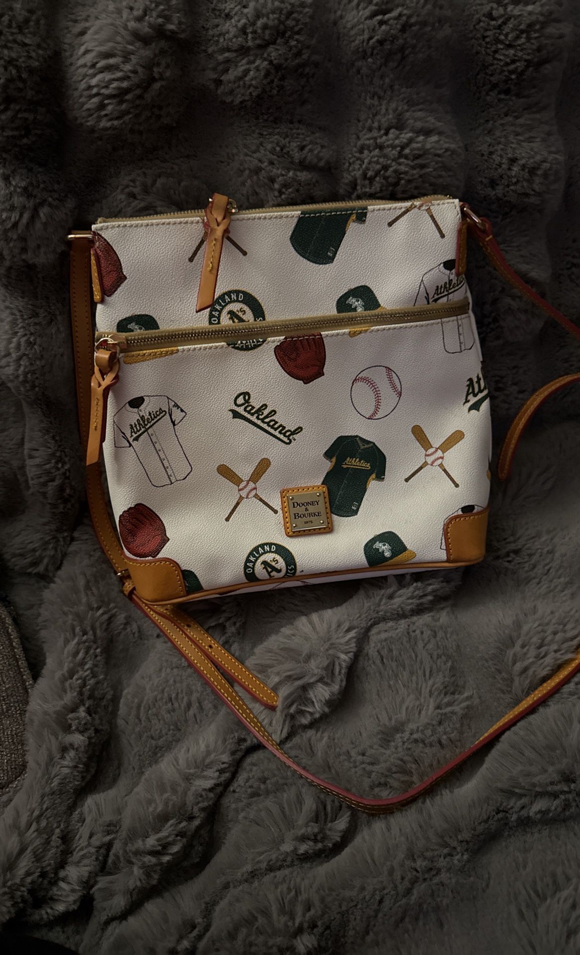 Dooney & Bourke