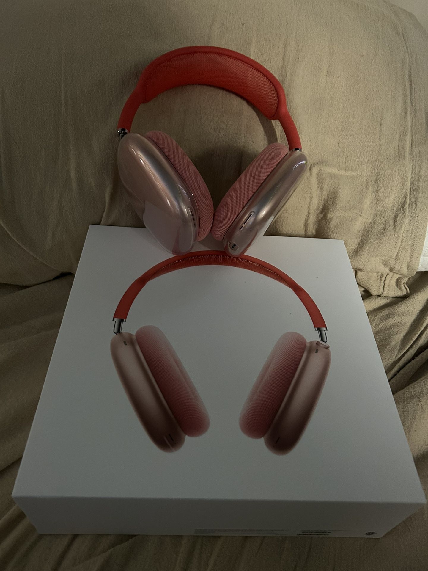 Pink Airpod Max