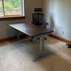 Office Standing/sitting Desk And Economic Chair