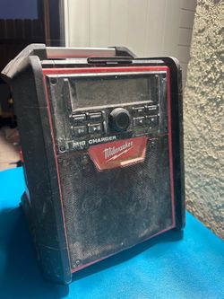 MILWAUKEE M18 BLUETOOTH RADIO