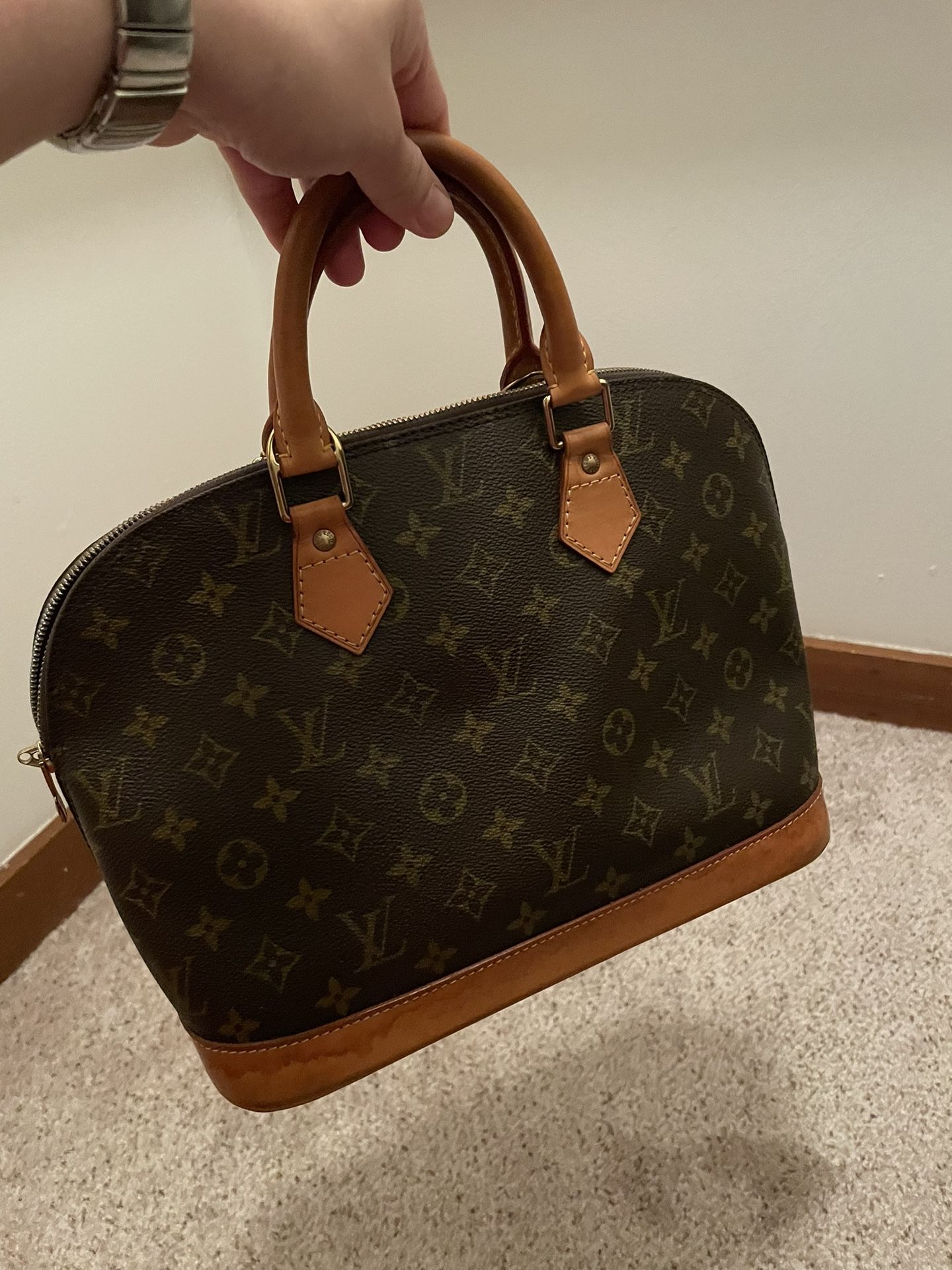 Authentic  Louis Vuitton  Alma Pm