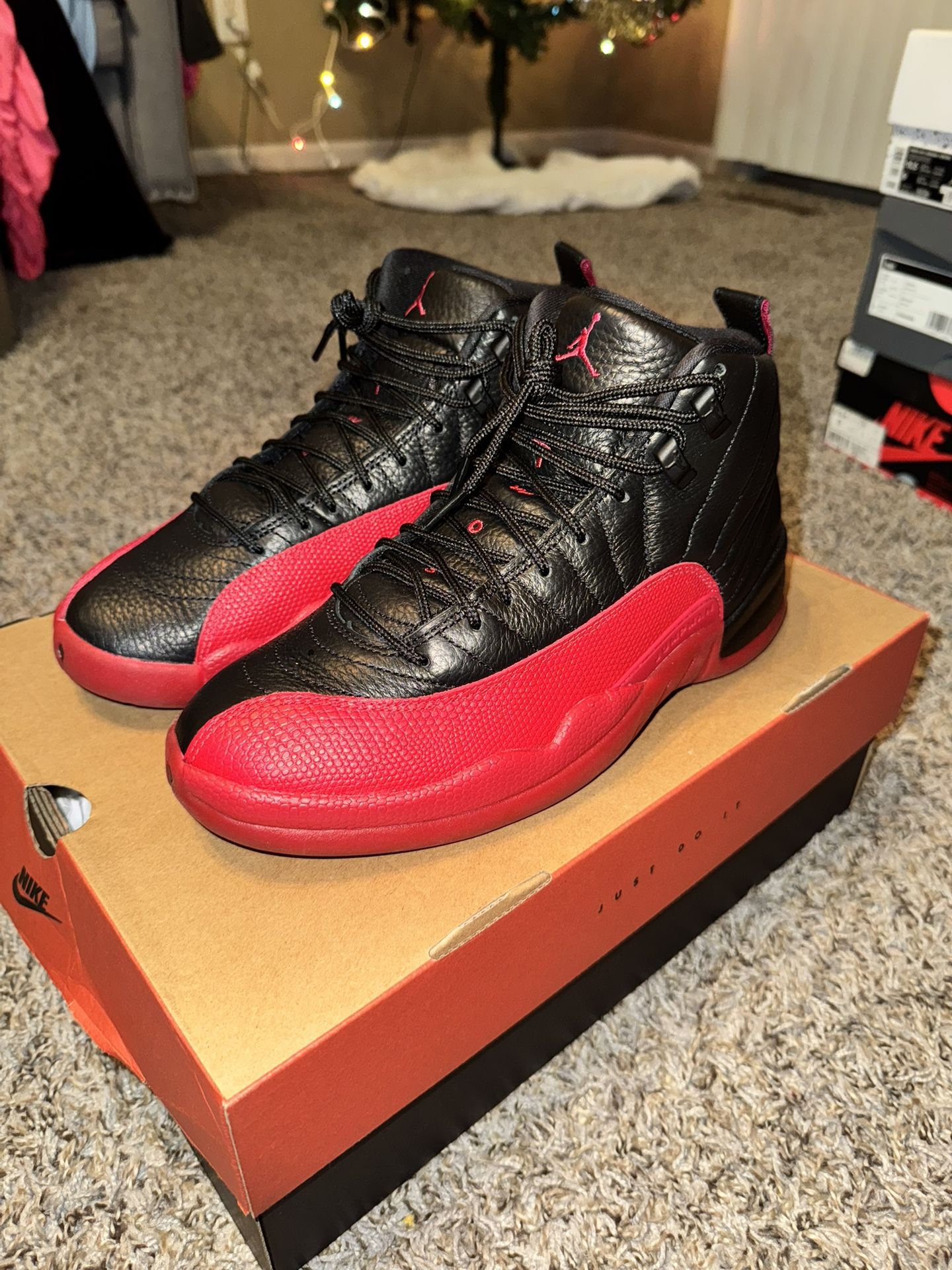 Jordan 12 Retro Flu Game (2025) size 9 men’s