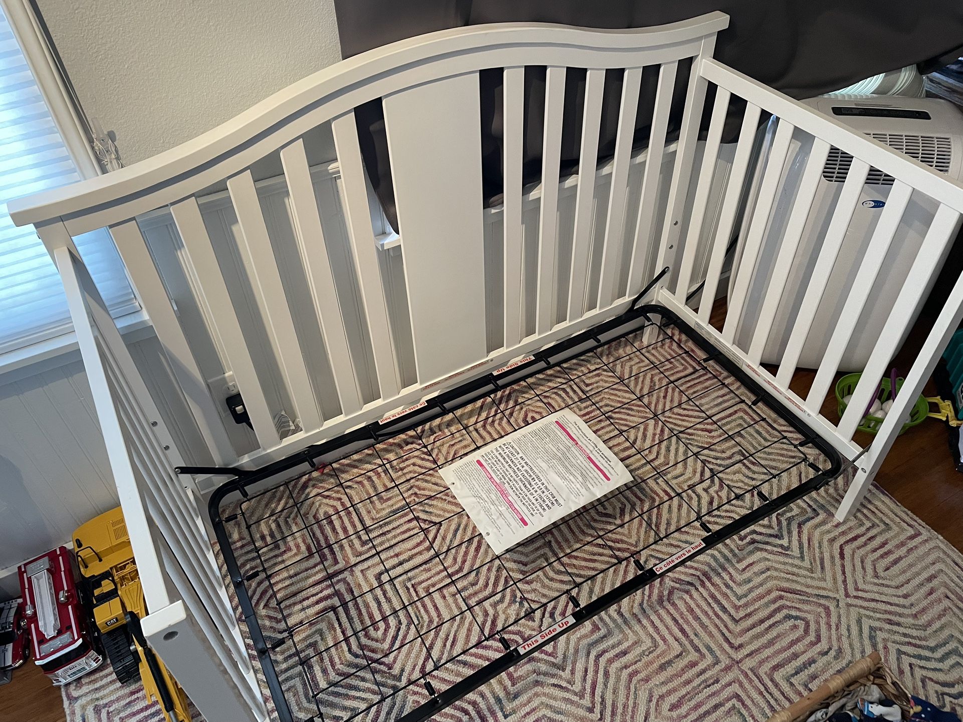 Graco Solano Convertible Crib/Toddler Bed